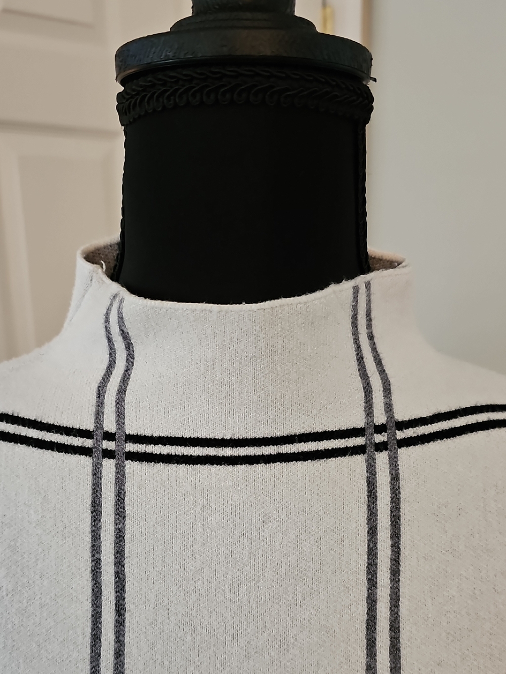 Sweater - Picture 7 of 16